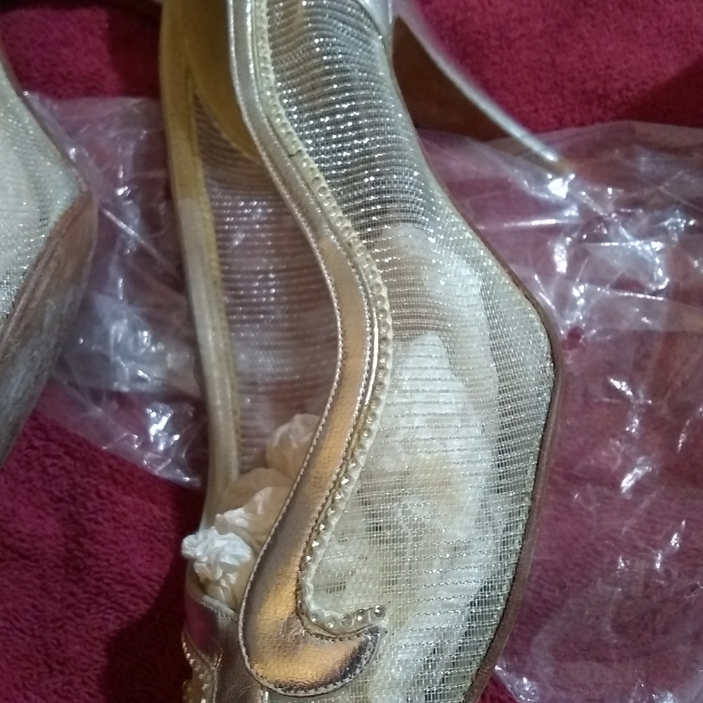 Stuart Weitzman Shoes - Picture 3 of 4
